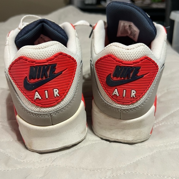 Nike' Red and White and blue air max - Picture 1 of 4
